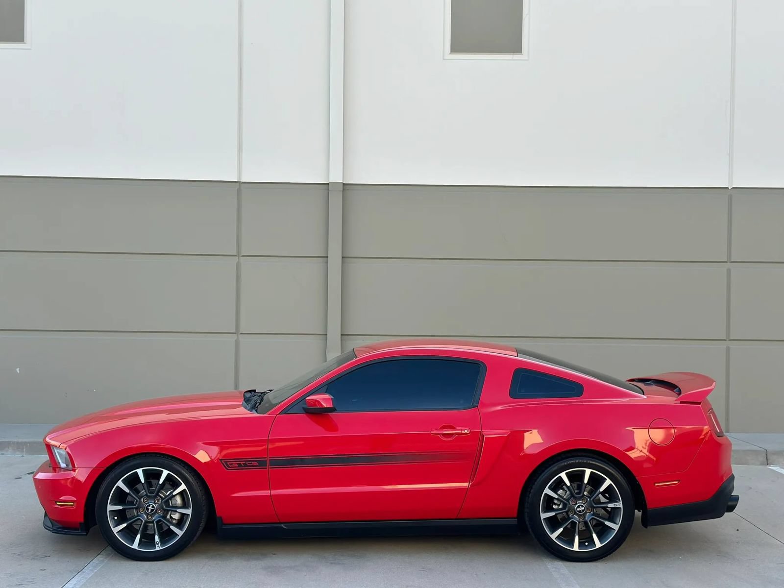 Used 2012 Ford Mustang GT Premium RWD image 5