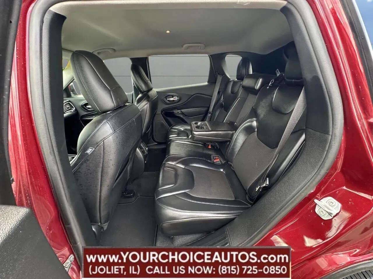 Used 2021 Jeep Cherokee Latitude Plus FWD image 17