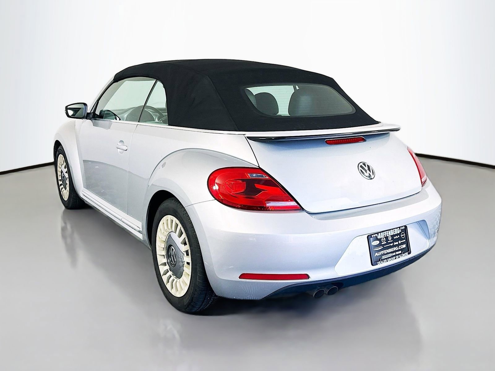 Used 2013 Volkswagen Beetle 2.5 FWD image 5