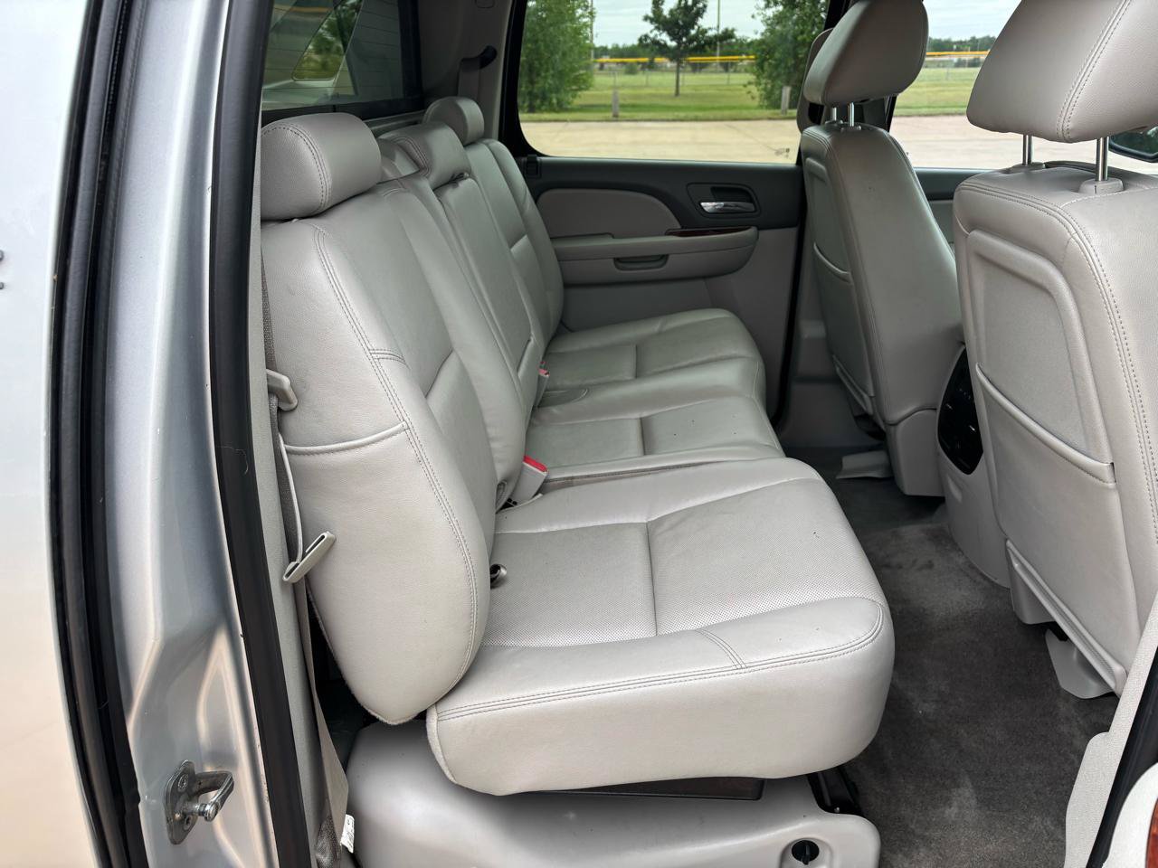Used 2012 Chevrolet Avalanche LTZ AWD/4WD image 9