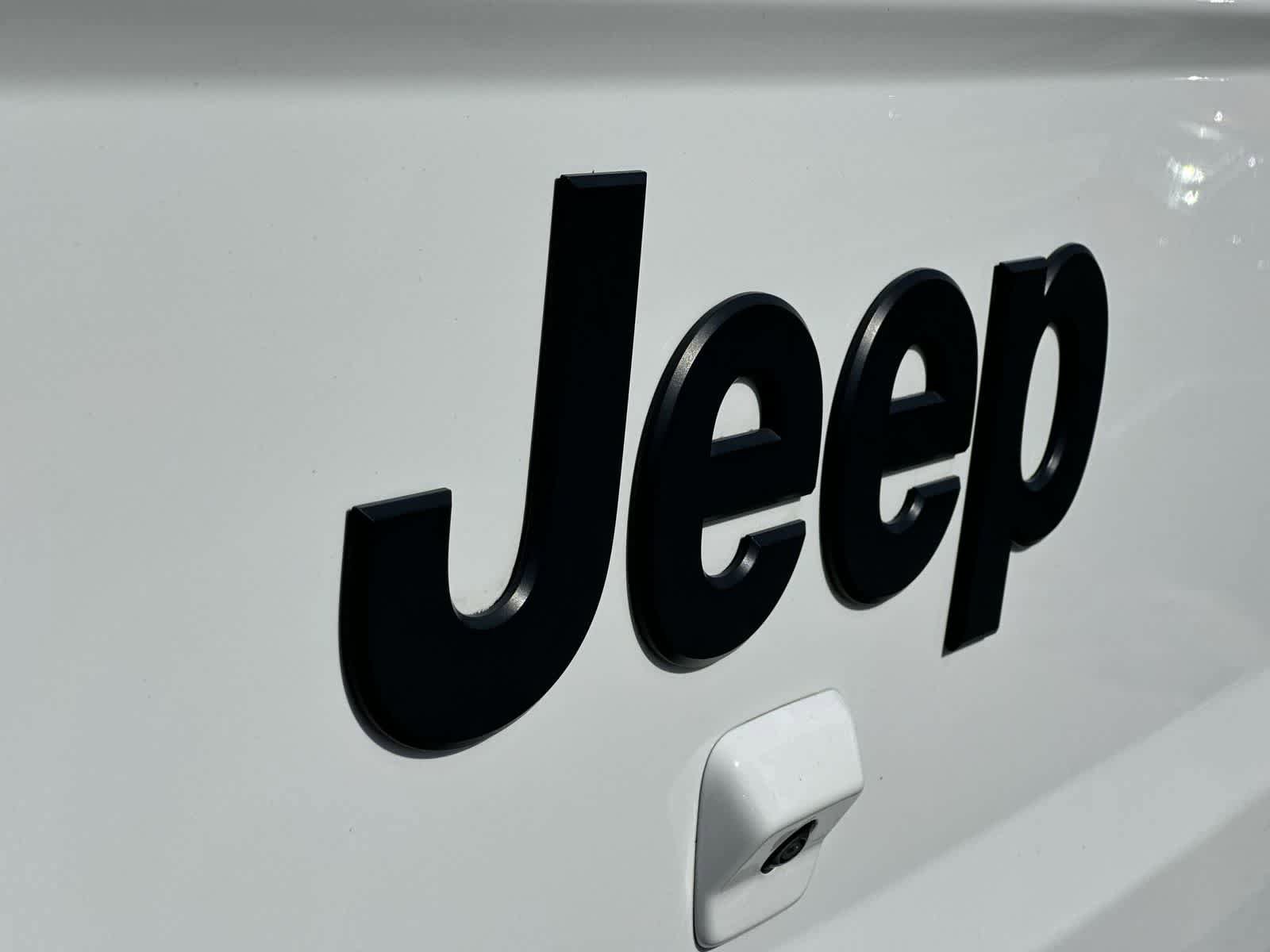 Used 2020 Jeep Gladiator Sport w/ Quick Order Package 24S AWD/4WD image 10