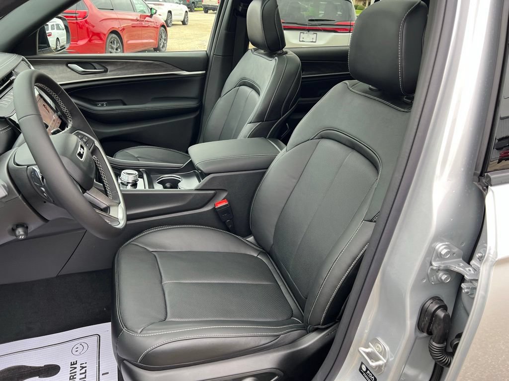New 2026 Jeep Grand Cherokee L Limited AWD/4WD image 29
