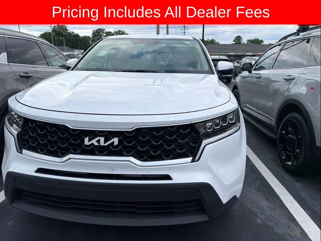 Used 2022 Kia Sorento LX FWD image 2