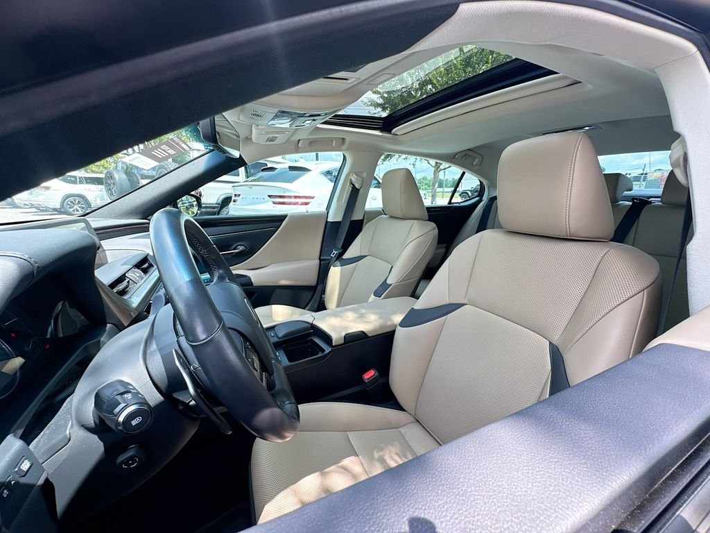 Used 2021 Lexus ES 300h w/ Premium Package FWD image 11