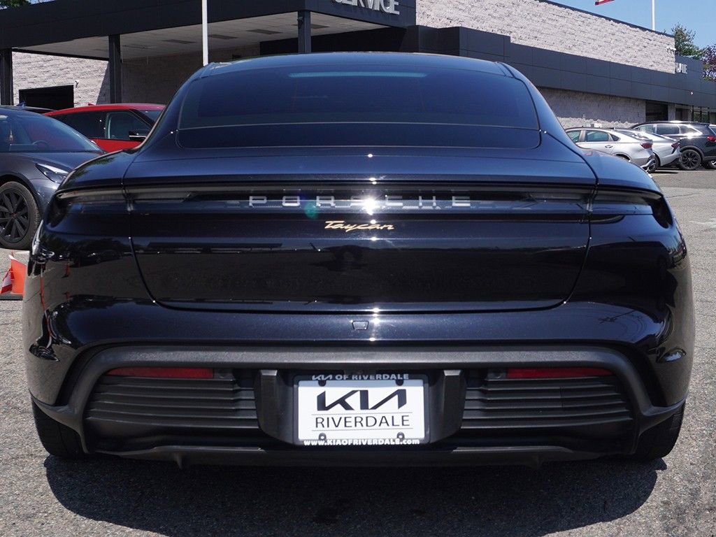 Used 2022 Porsche Taycan RWD image 16