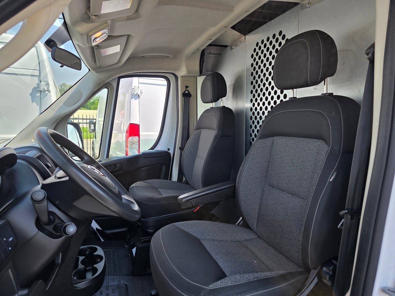 Used 2021 RAM ProMaster 2500 FWD image 9