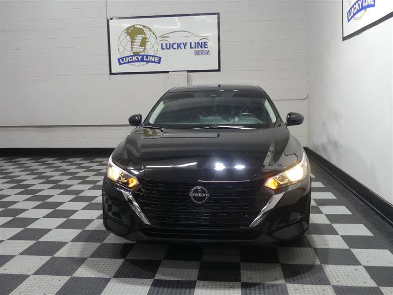 Used 2025 Nissan Sentra SV FWD image 2