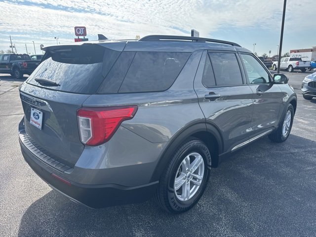 Used 2024 Ford Explorer XLT w/ Equipment Group 202A image 5