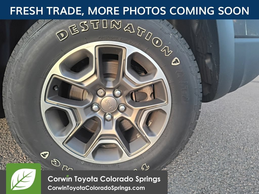 Used 2020 Jeep Cherokee Trailhawk w/ Cold Weather Group AWD/4WD image 15