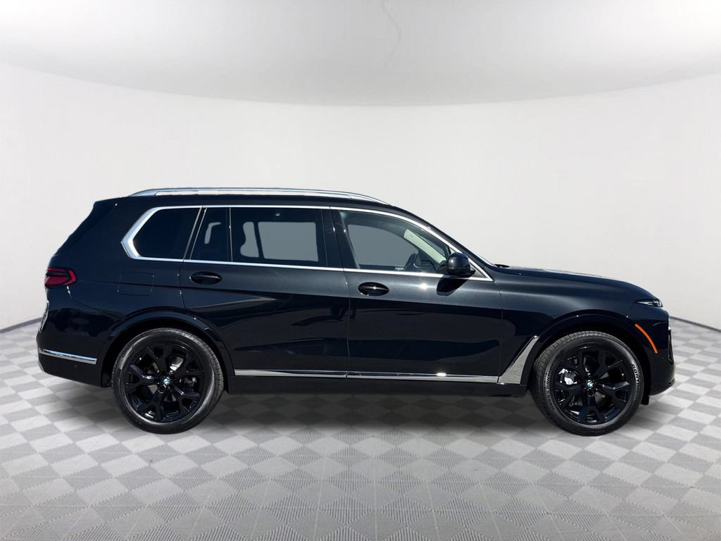 Used 2025 BMW X7 xDrive40i w/ Premium Package AWD/4WD image 3