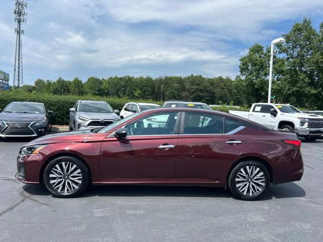 Used 2025 Nissan Altima 2.5 SV FWD image 10