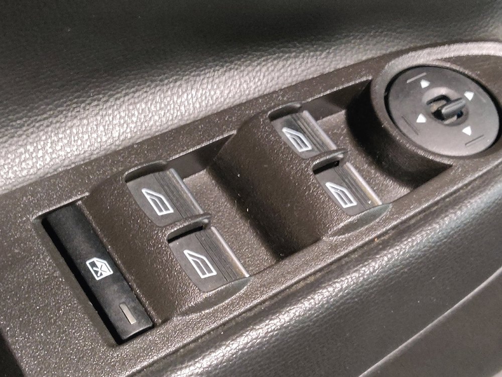 Used 2017 Ford C-MAX SE image 27