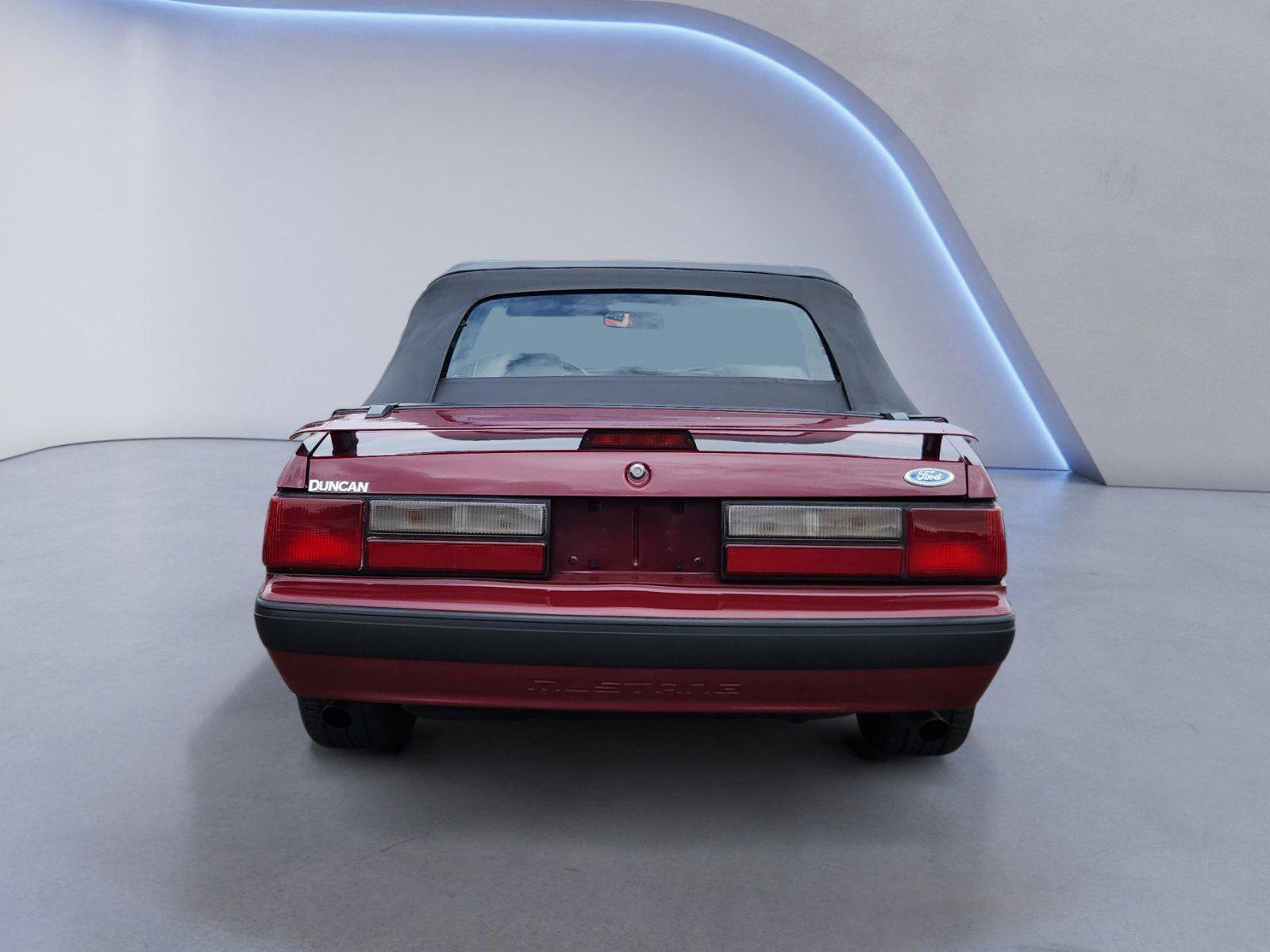 Used 1988 Ford Mustang LX RWD image 4