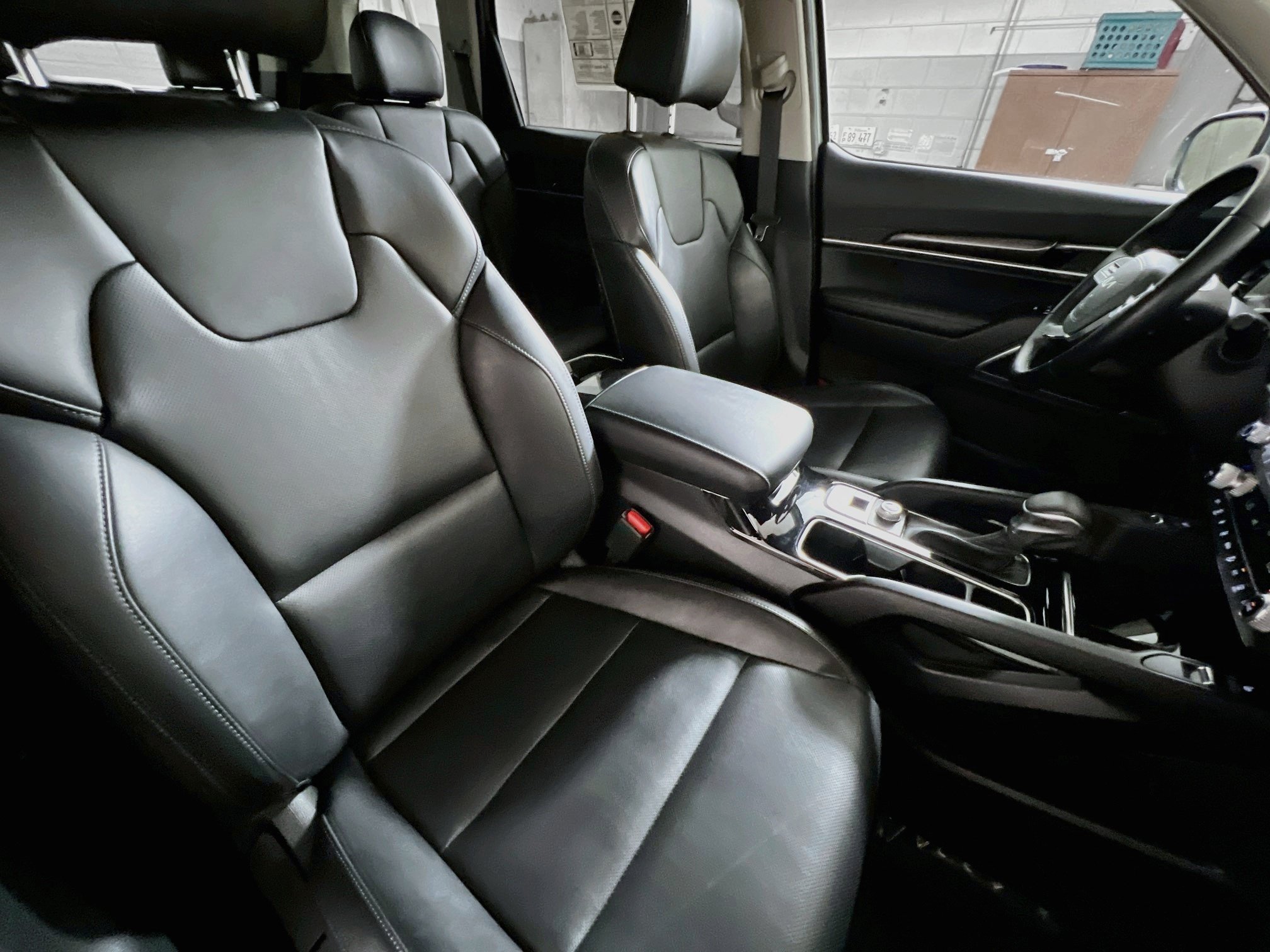 Used 2025 Kia Telluride S FWD image 31