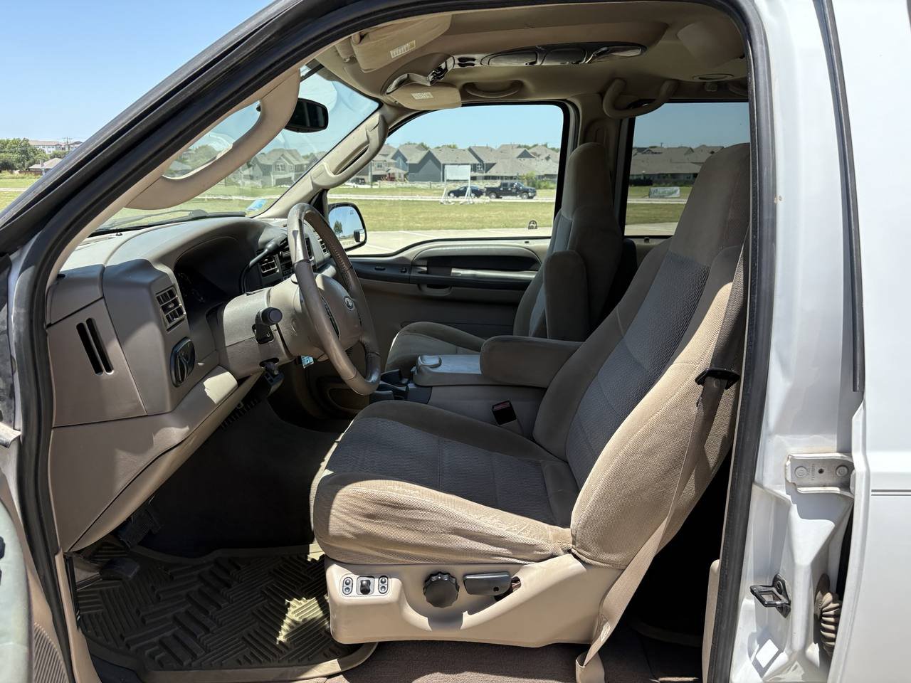 Used 2003 Ford Excursion XLT RWD image 8
