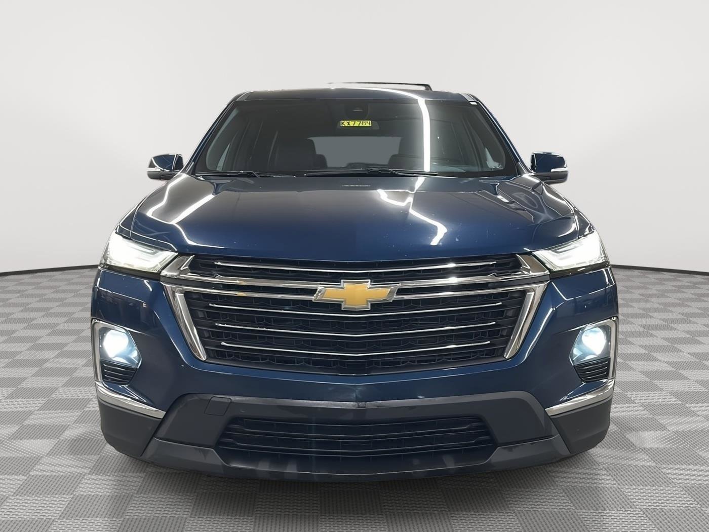 Used 2022 Chevrolet Traverse LT image 3