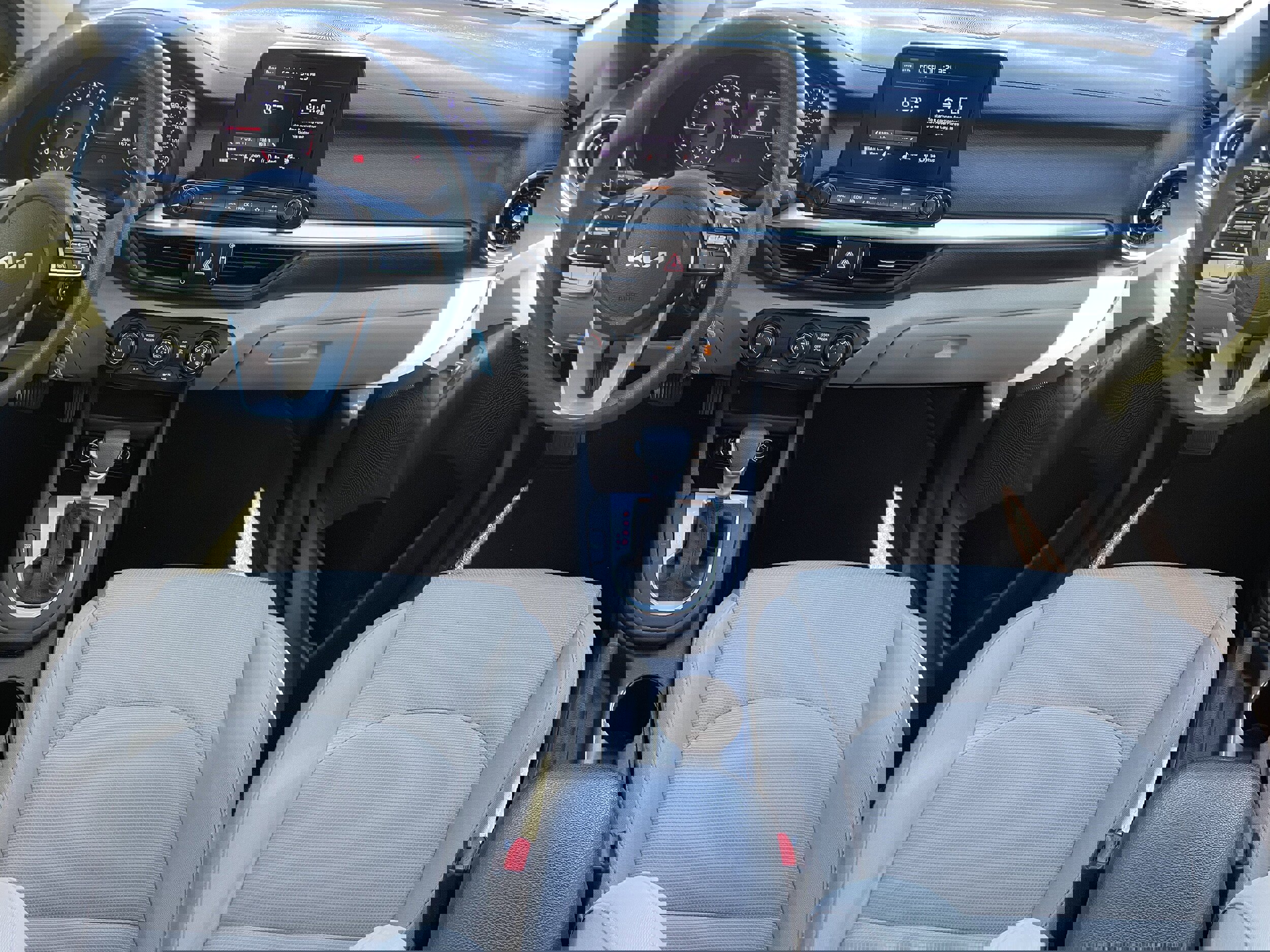 Used 2022 Kia Forte LXS image 12