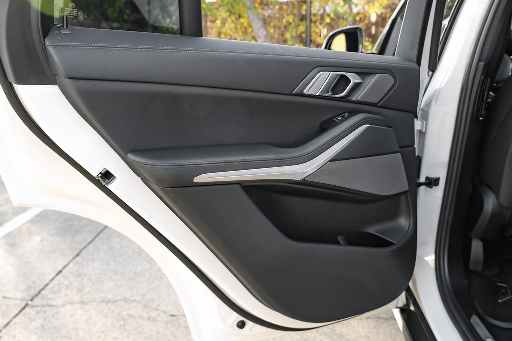 Used 2021 BMW X5 xDrive40i w/ Premium Package image 45