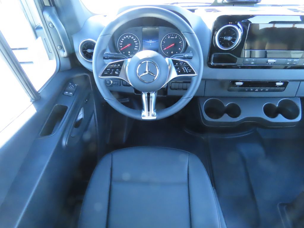 Used 2025 Mercedes-Benz Sprinter 3500 image 11