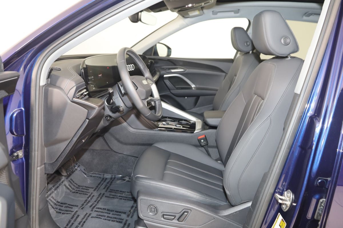 Used 2025 Audi Q5 Premium w/ Convenience Package AWD/4WD image 12
