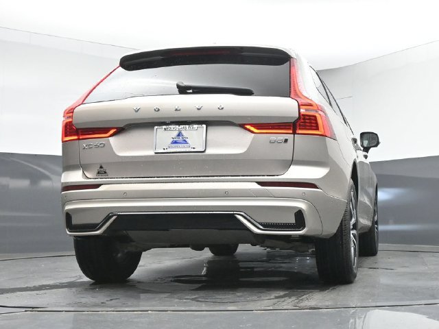 Used 2024 Volvo XC60 B5 Core w/ Climate Package AWD/4WD image 40
