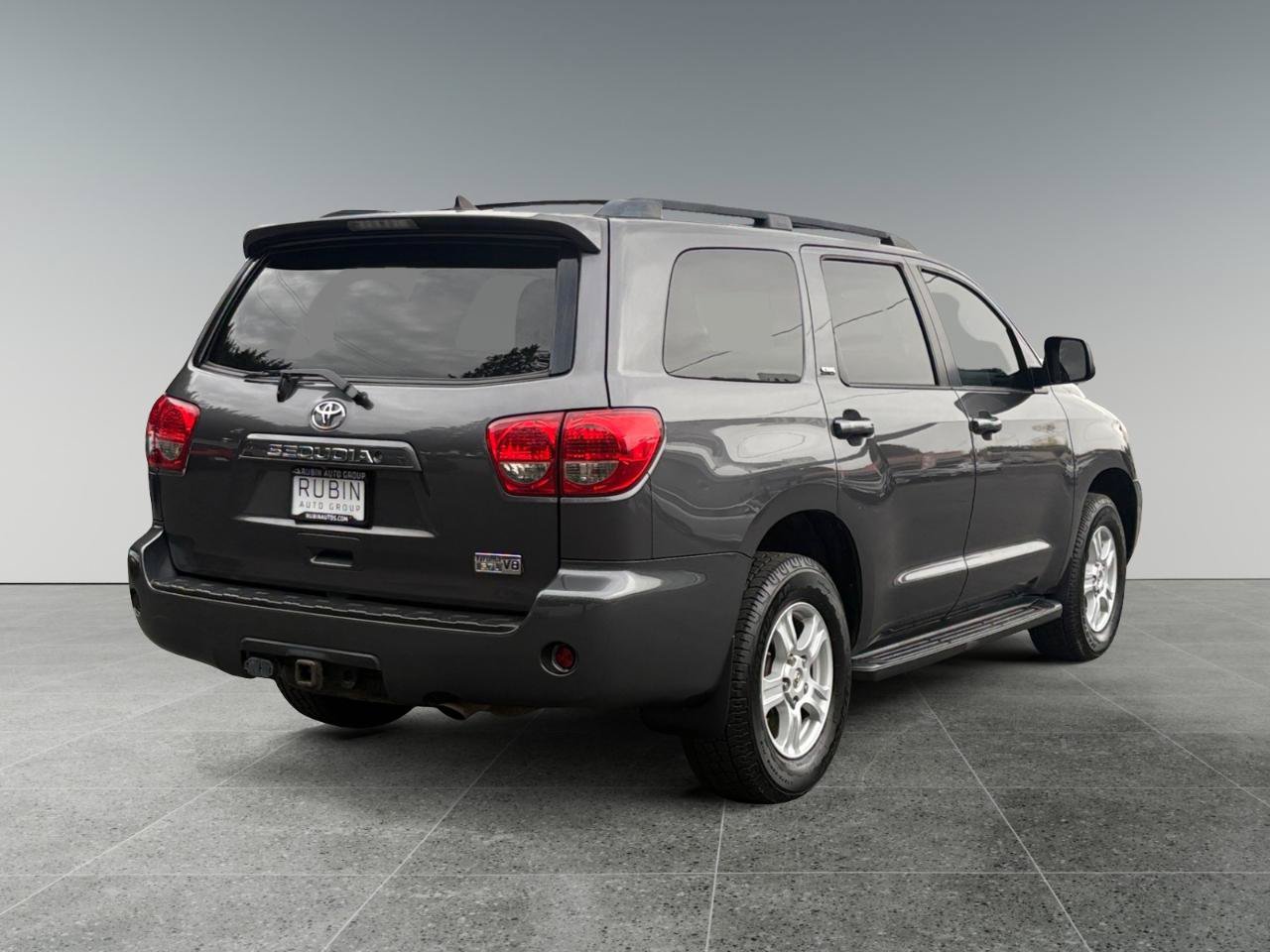 Used 2013 Toyota Sequoia SR5 w/ Premium Pkg AWD/4WD image 4