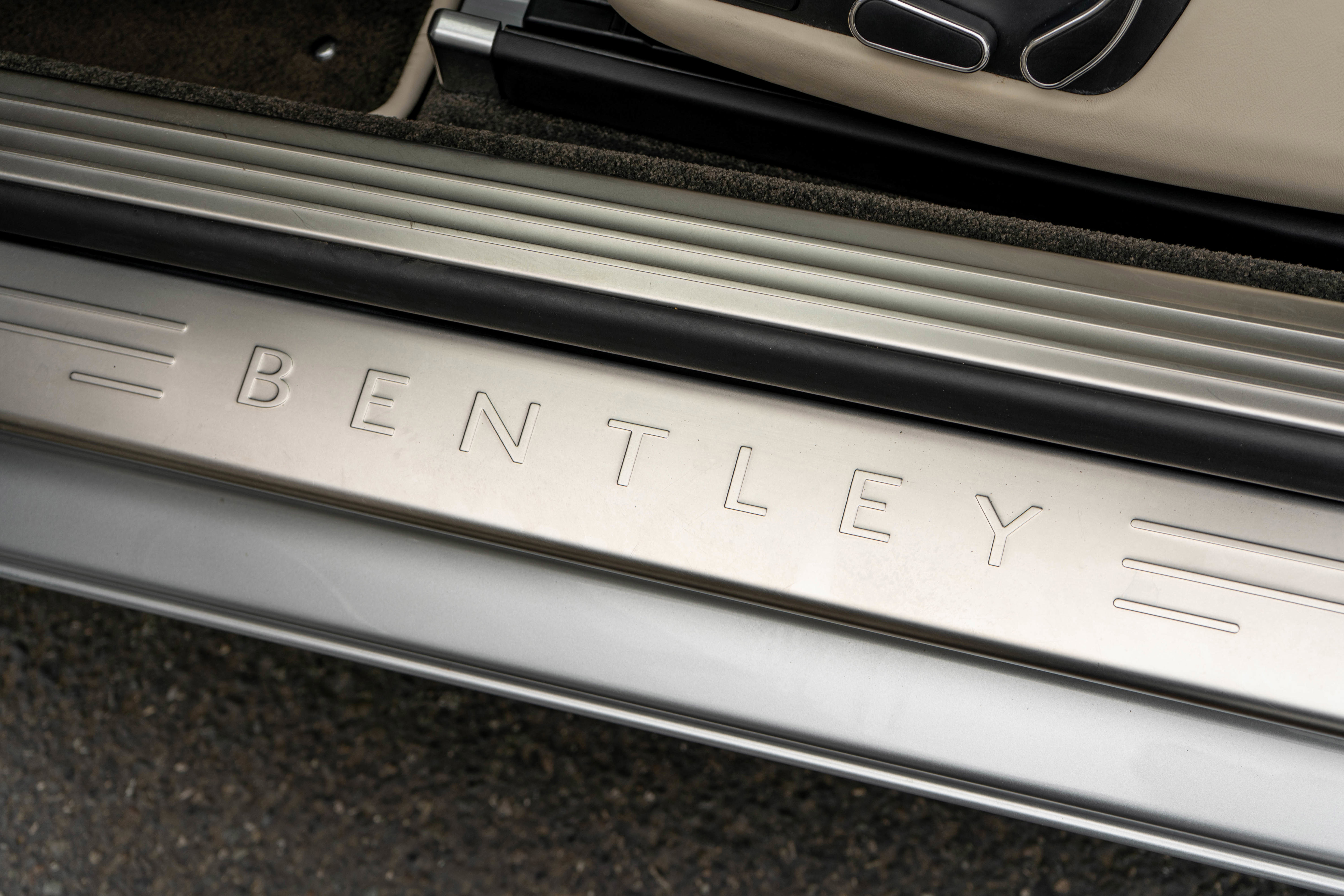 Used 2017 Bentley Continental GT AWD/4WD image 25