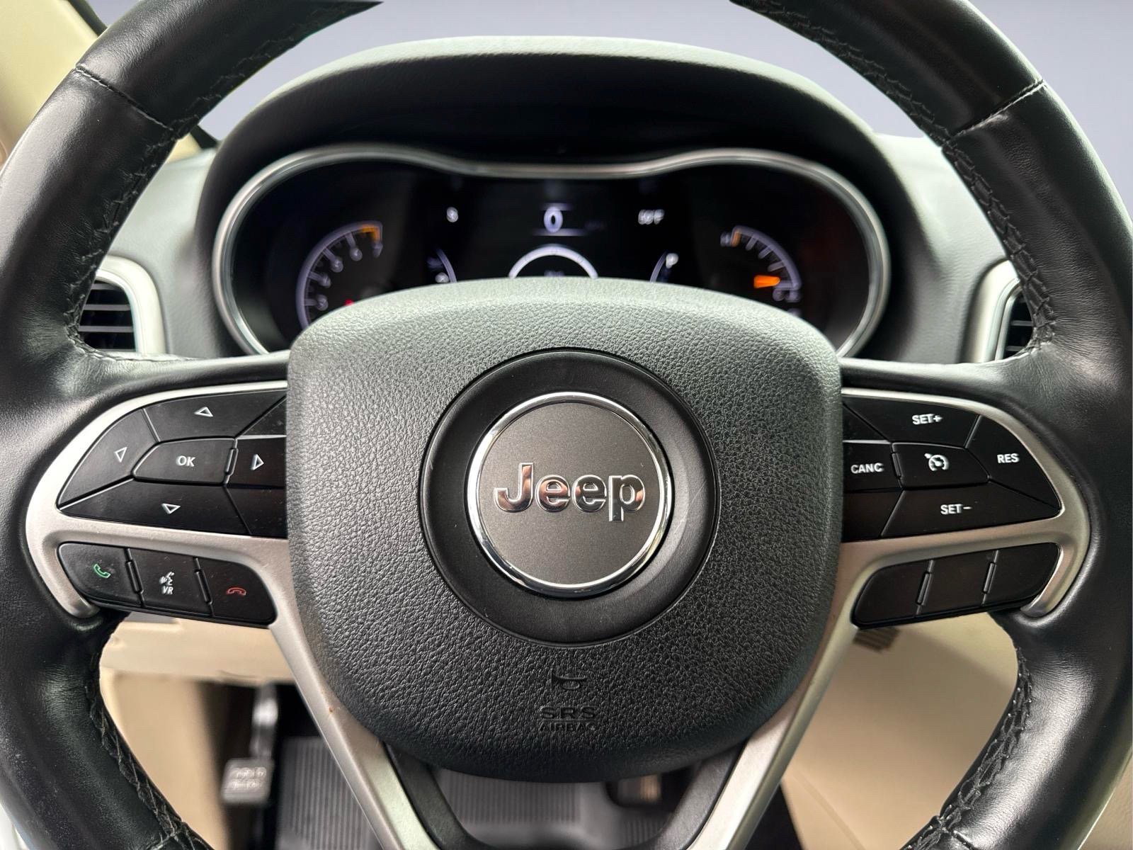 Used 2018 Jeep Grand Cherokee Laredo AWD/4WD image 31