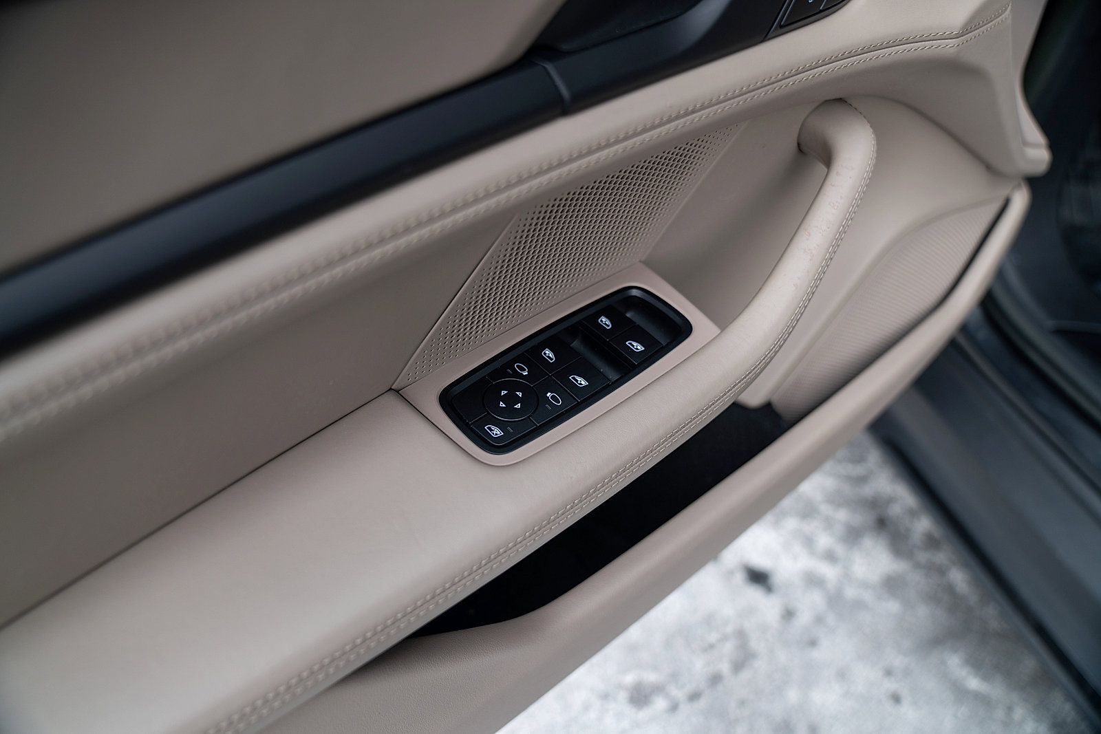 Certified 2023 Porsche Taycan GTS image 19