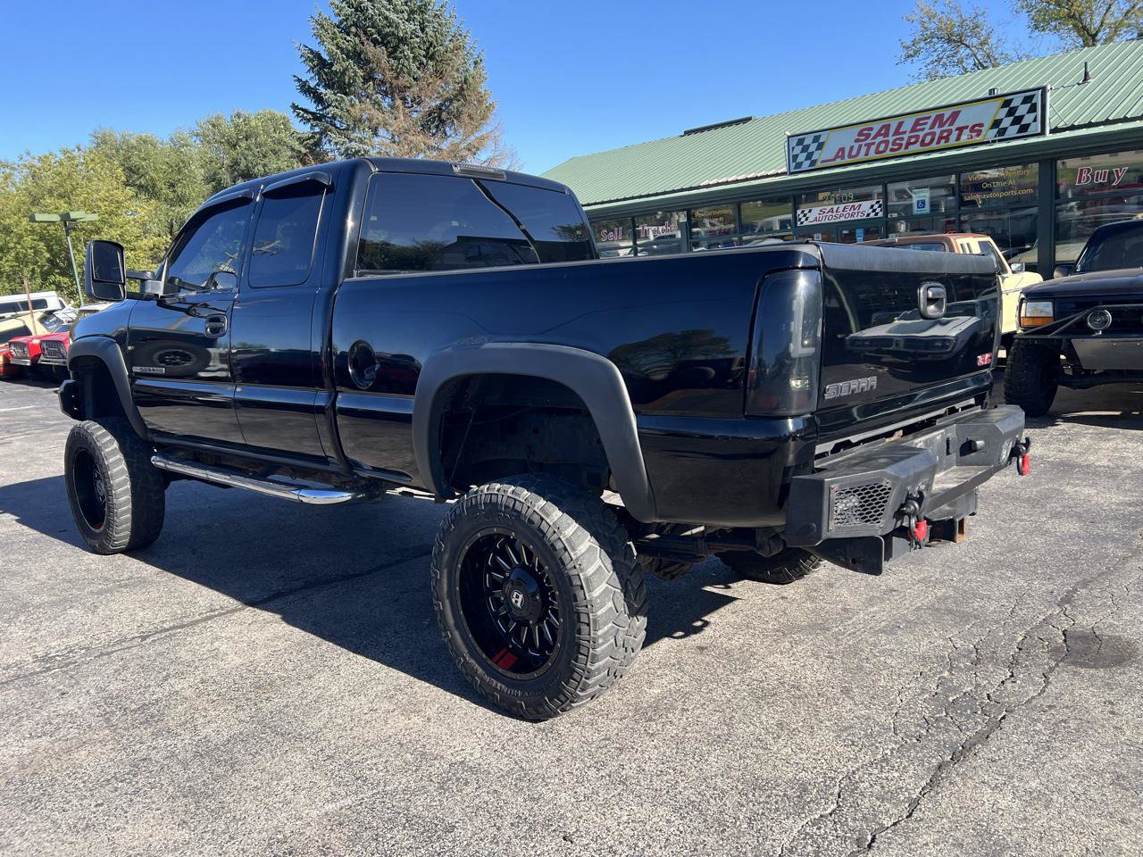 Used 2007 GMC Sierra 2500 SLT w/ Onstar Plus Package AWD/4WD image 7
