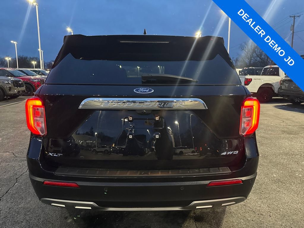 Used 2023 Ford Explorer XLT w/ Equipment Group 202A image 7
