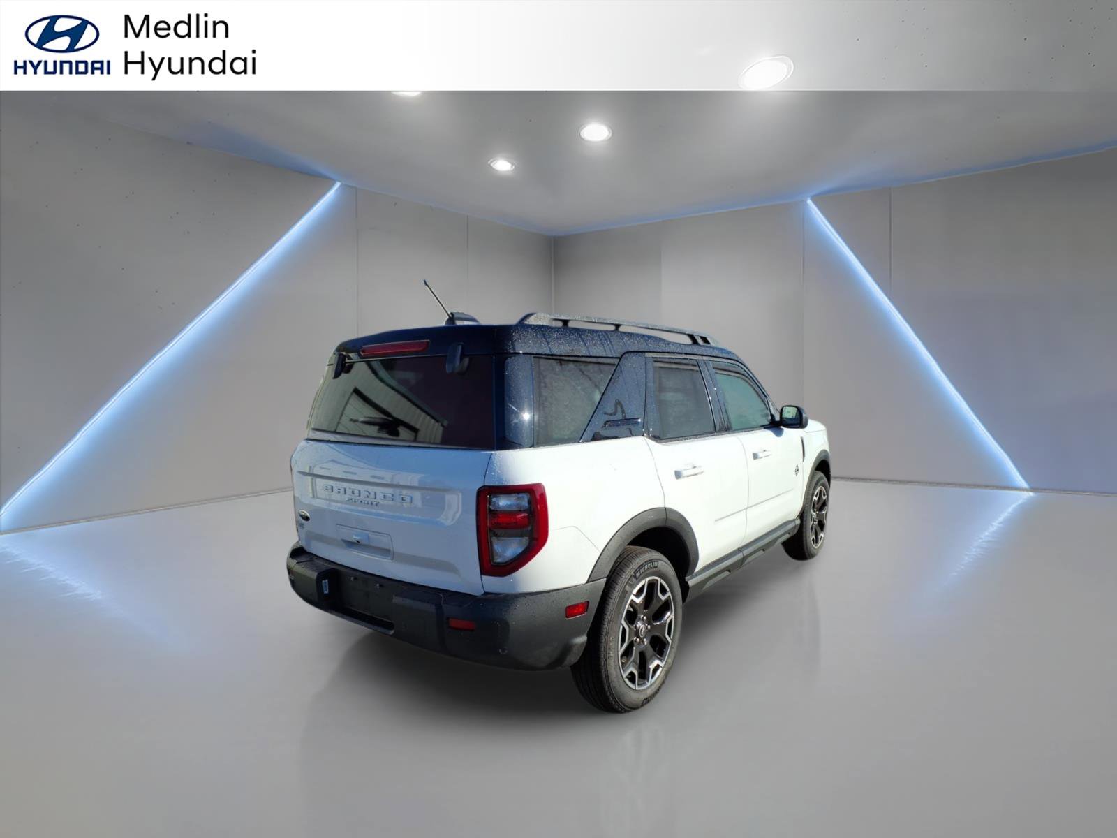 Used 2025 Ford Bronco Sport Outer Banks AWD/4WD image 3