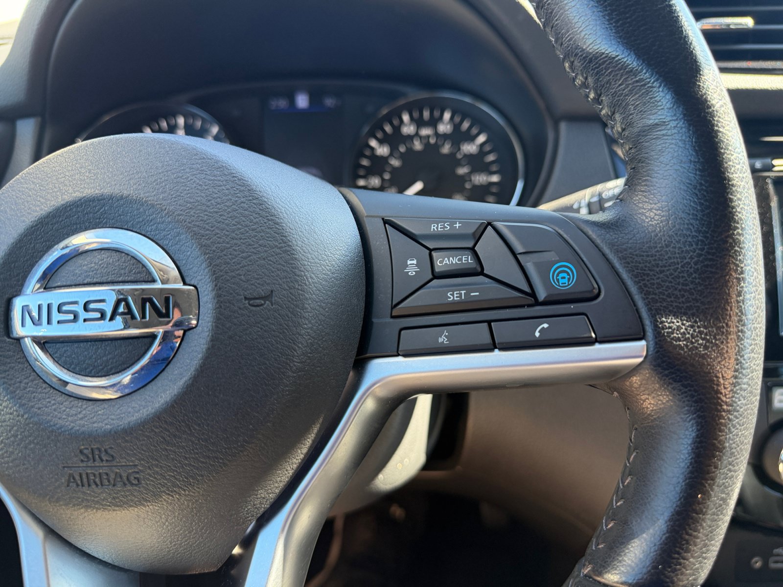 Used 2021 Nissan Rogue Sport SL w/ Premium Package FWD image 18