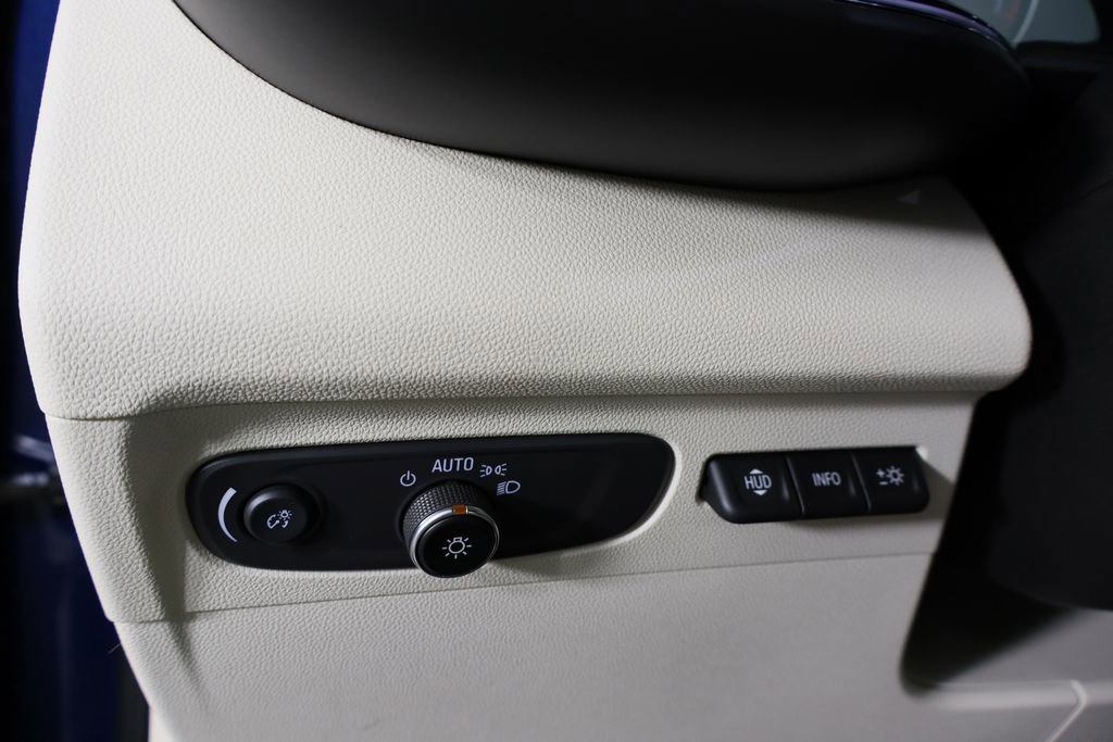 Used 2023 Buick Envision Avenir FWD image 25