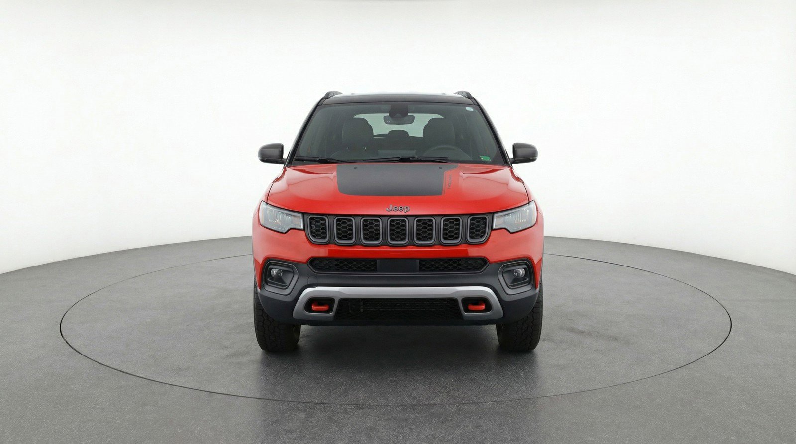 Used 2025 Jeep Compass Trailhawk image 2