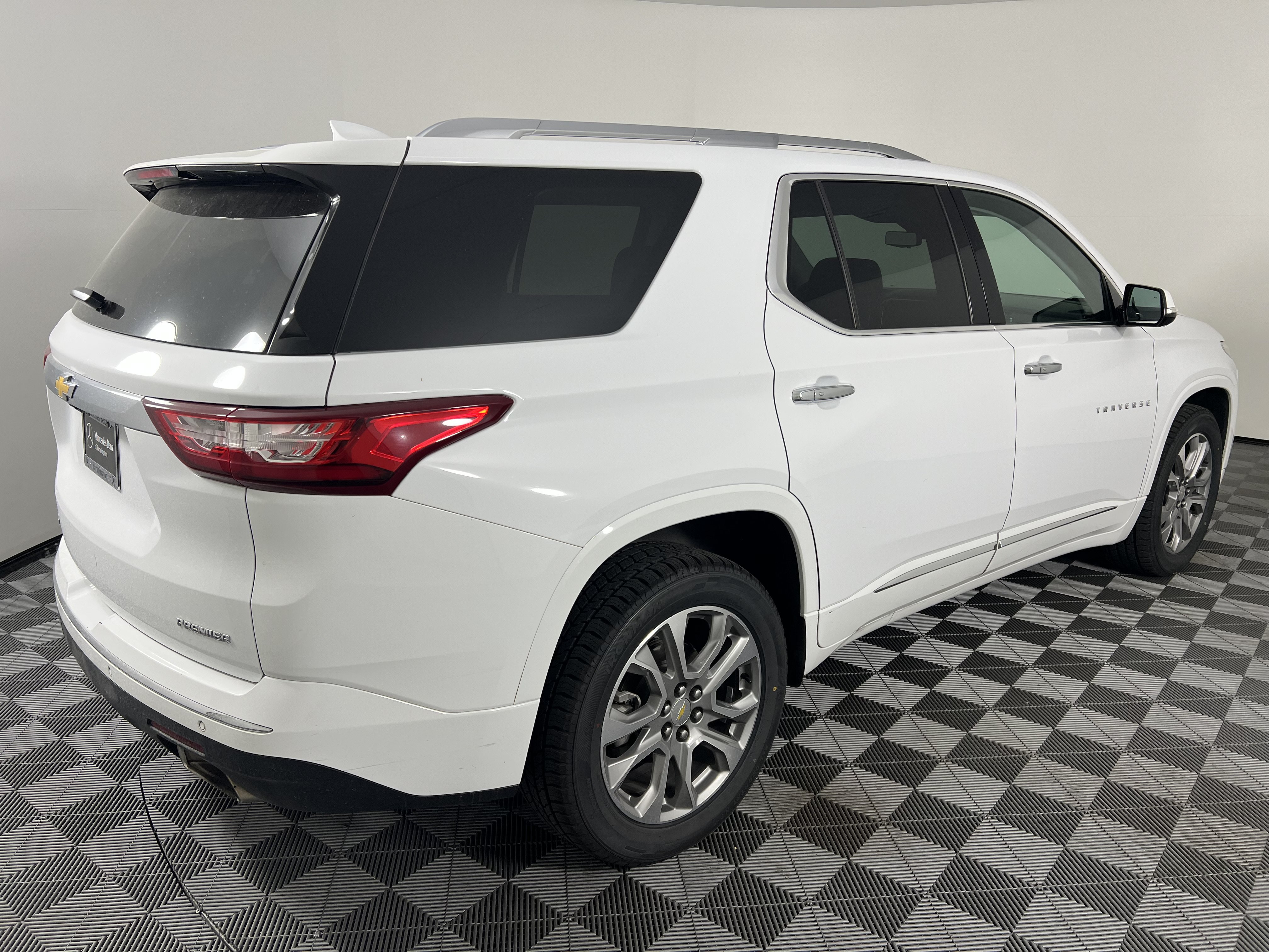 Used 2020 Chevrolet Traverse Premier w/ LPO, Floor Liner Package AWD/4WD image 11
