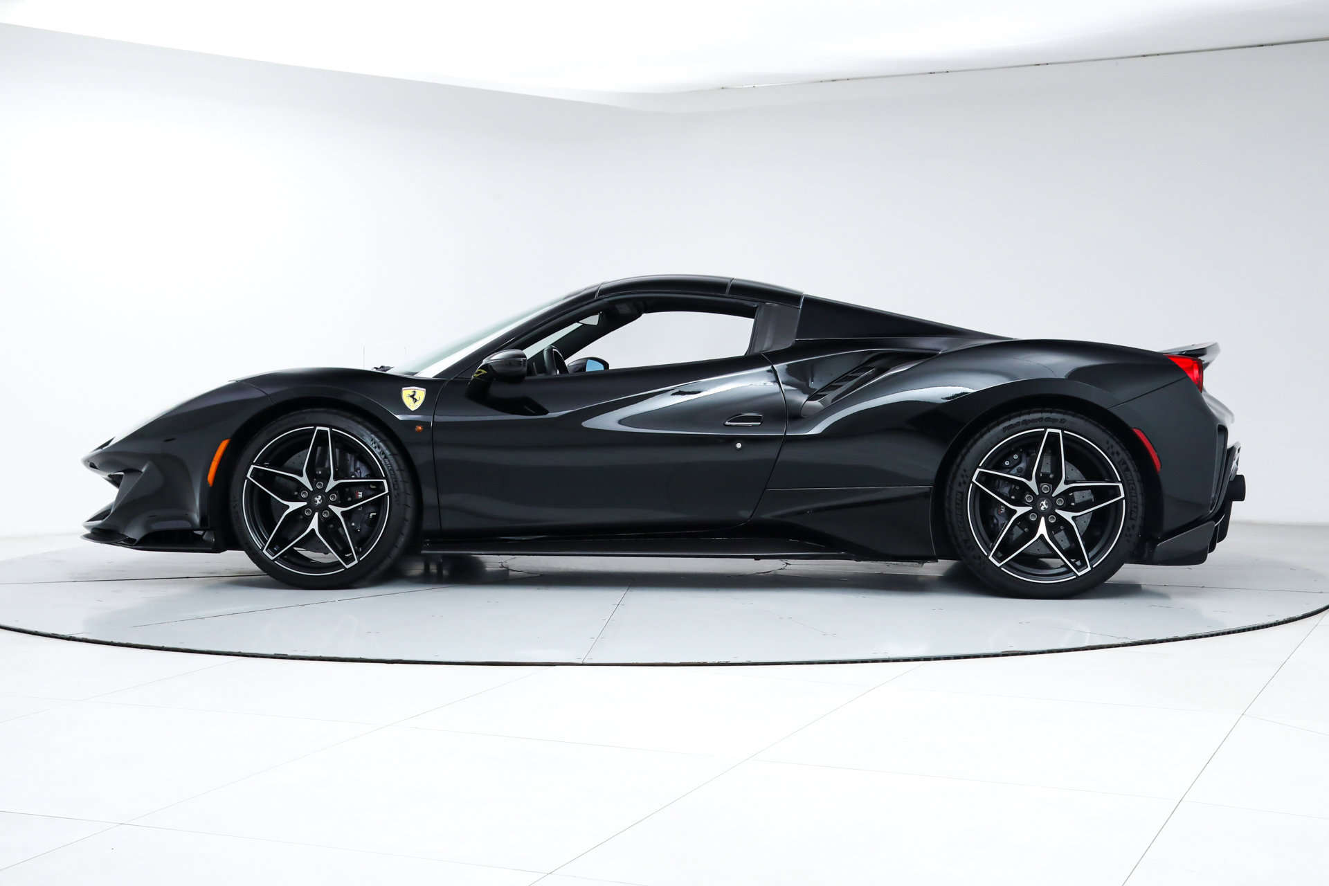 Certified 2019 Ferrari 488 Pista Spider image 7