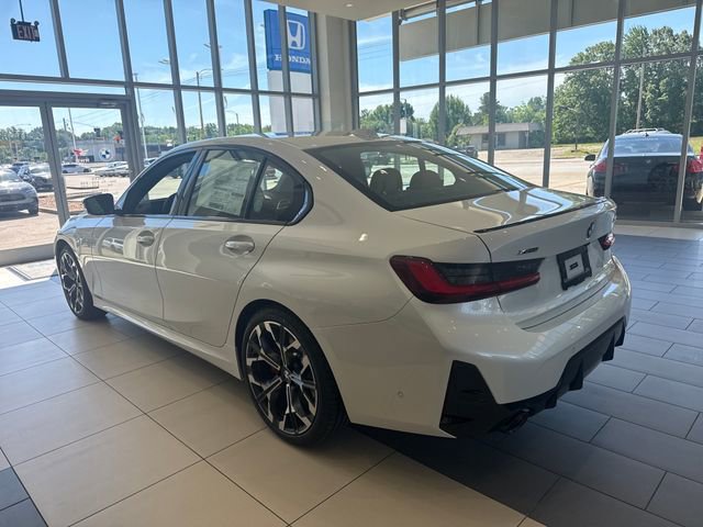 New 2026 BMW 330i xDrive Sedan w/ M Sport Package AWD/4WD image 3