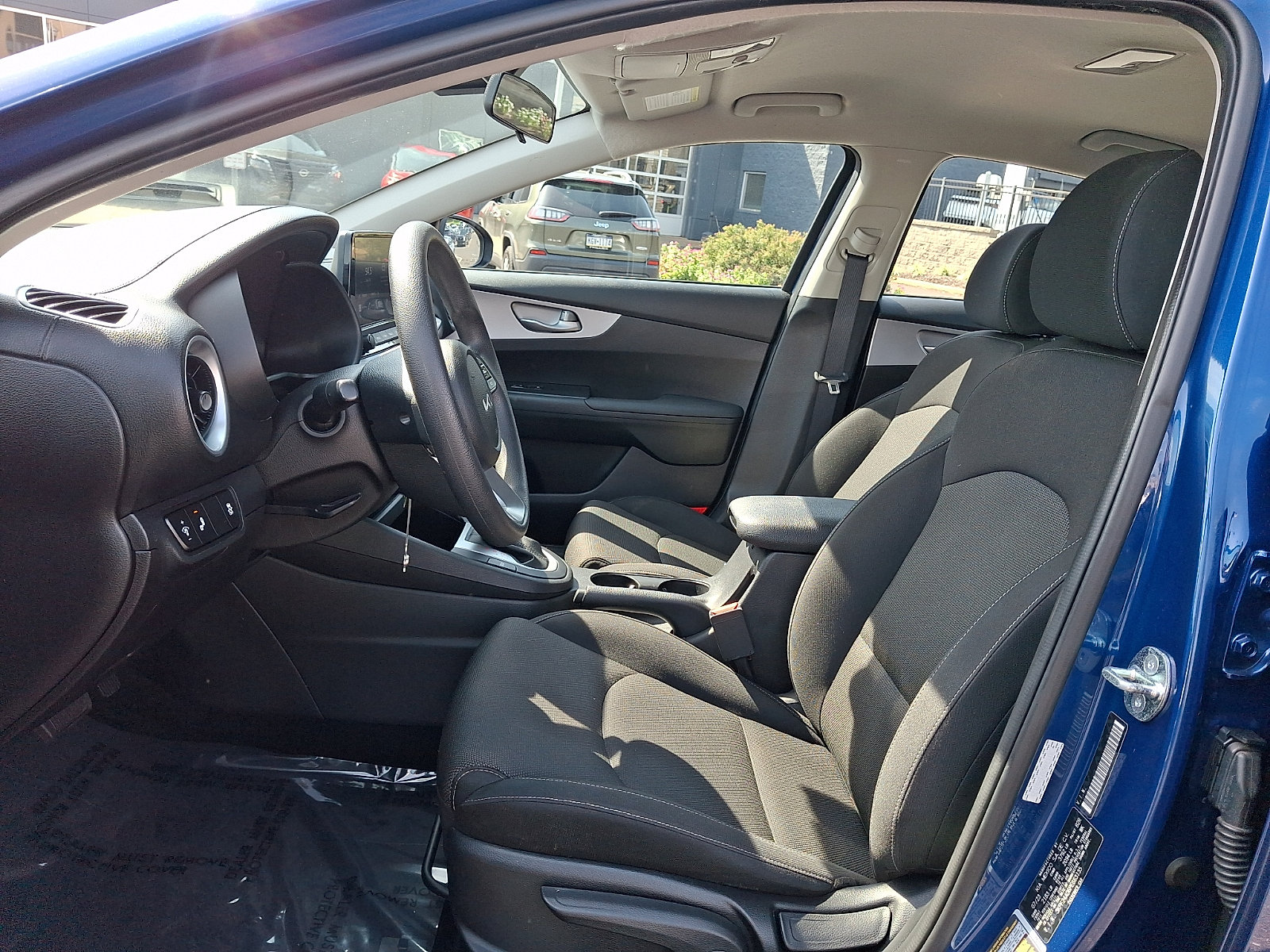 Used 2023 Kia Forte LXS w/ LXS Technology Package FWD image 15