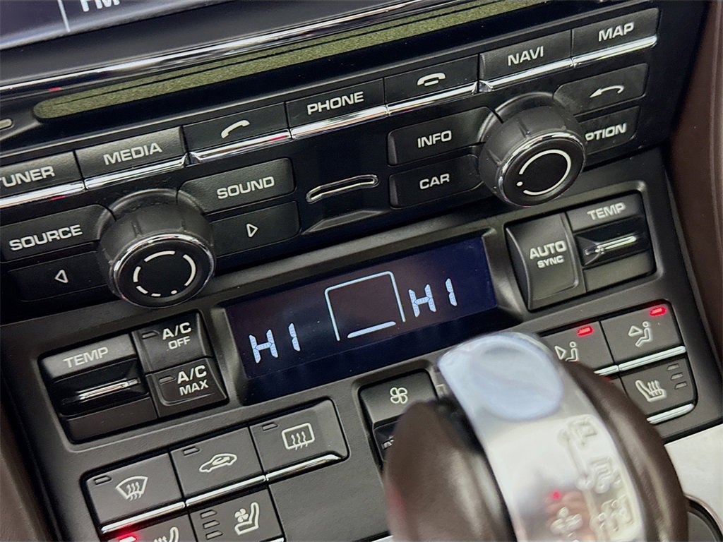 Used 2014 Porsche 911 Carrera 4S image 16