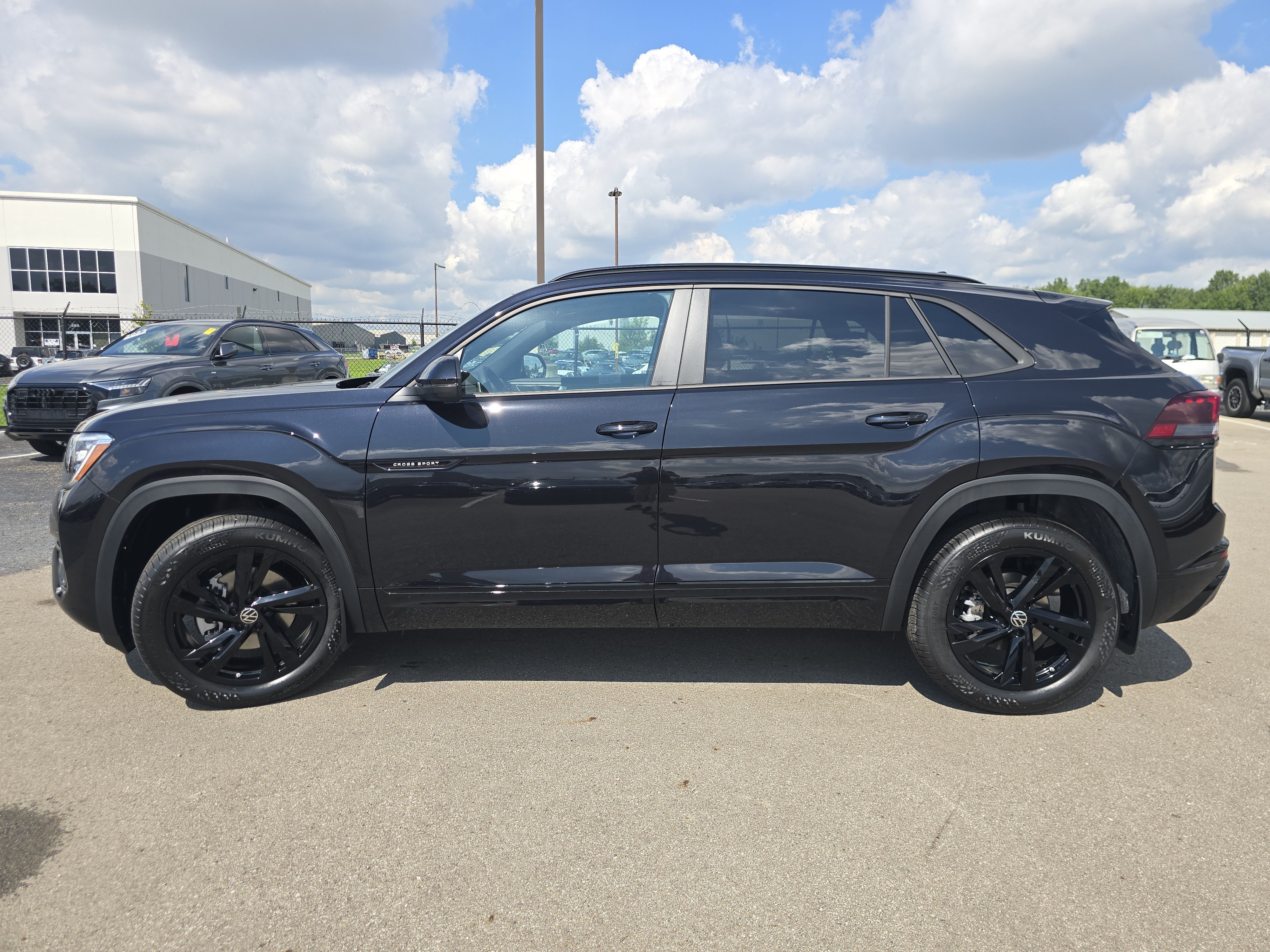 New 2026 Volkswagen Atlas Cross Sport SEL R-Line AWD/4WD image 4