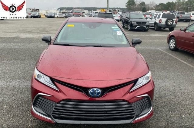 Used 2021 Toyota Camry XLE image 4