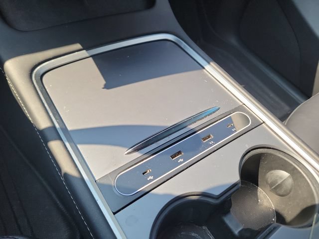 Used 2022 Tesla Model Y Performance AWD/4WD image 29