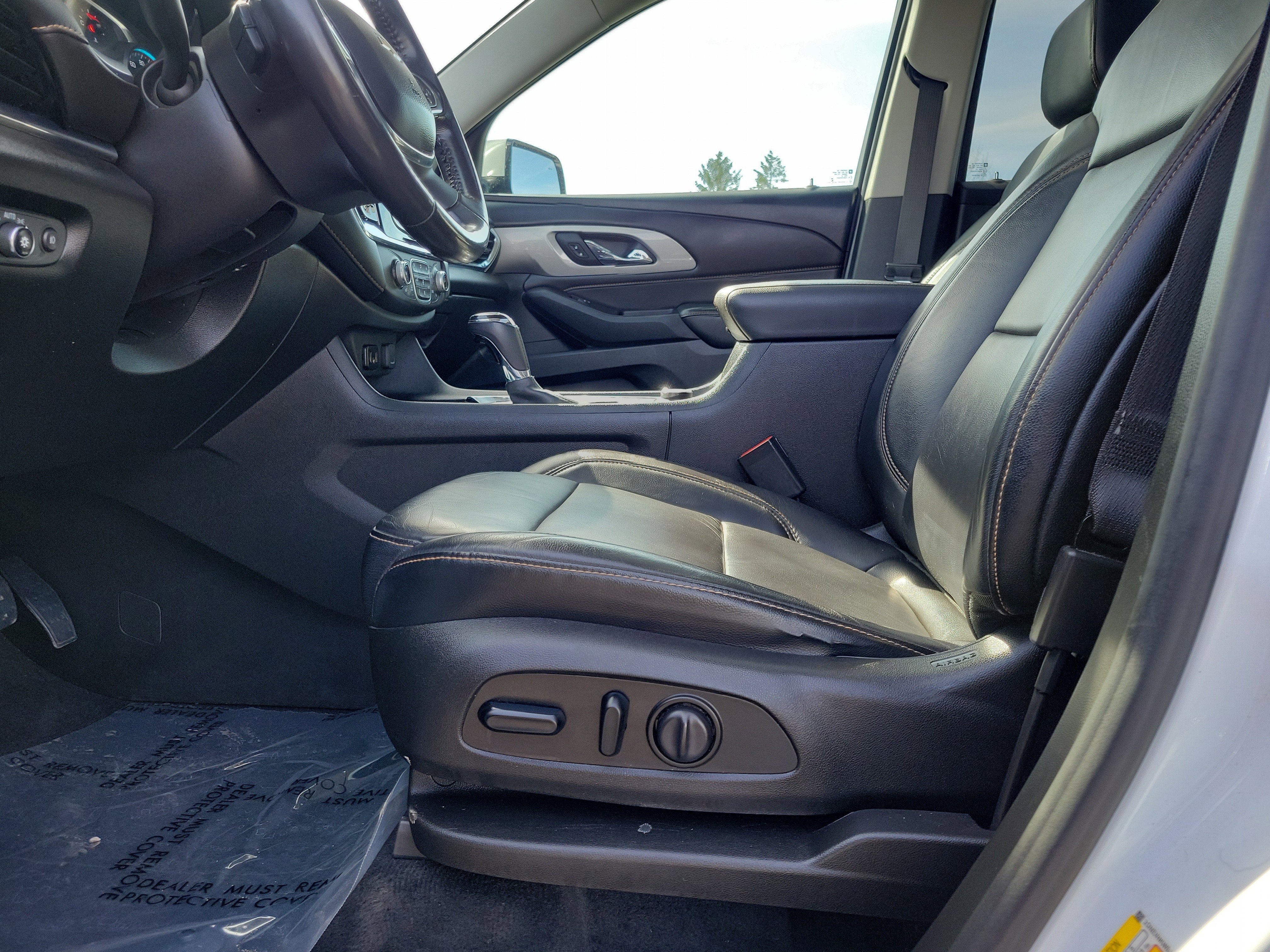 Used 2018 Chevrolet Traverse LT image 16