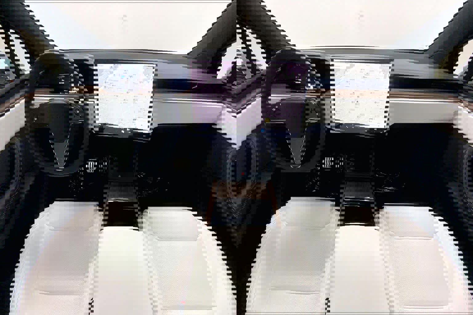 Used 2023 Tesla Model X image 18