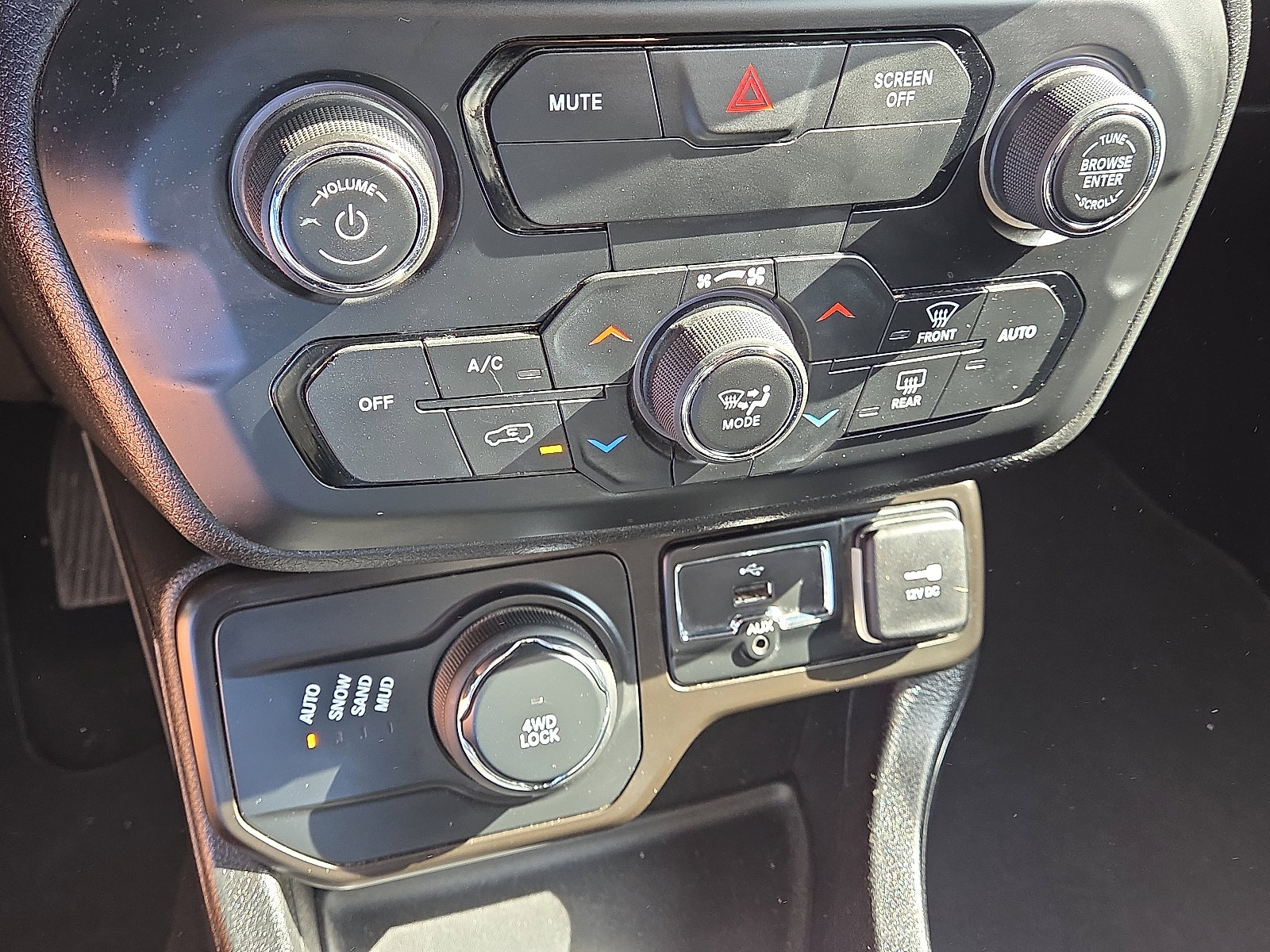 Used 2019 Jeep Renegade Sport w/ UConnect 7.0 Group AWD/4WD image 15