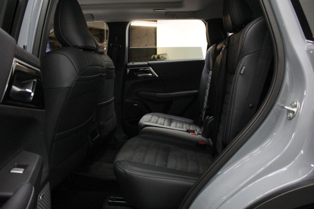 New 2026 Mitsubishi Outlander Trail Edition image 24