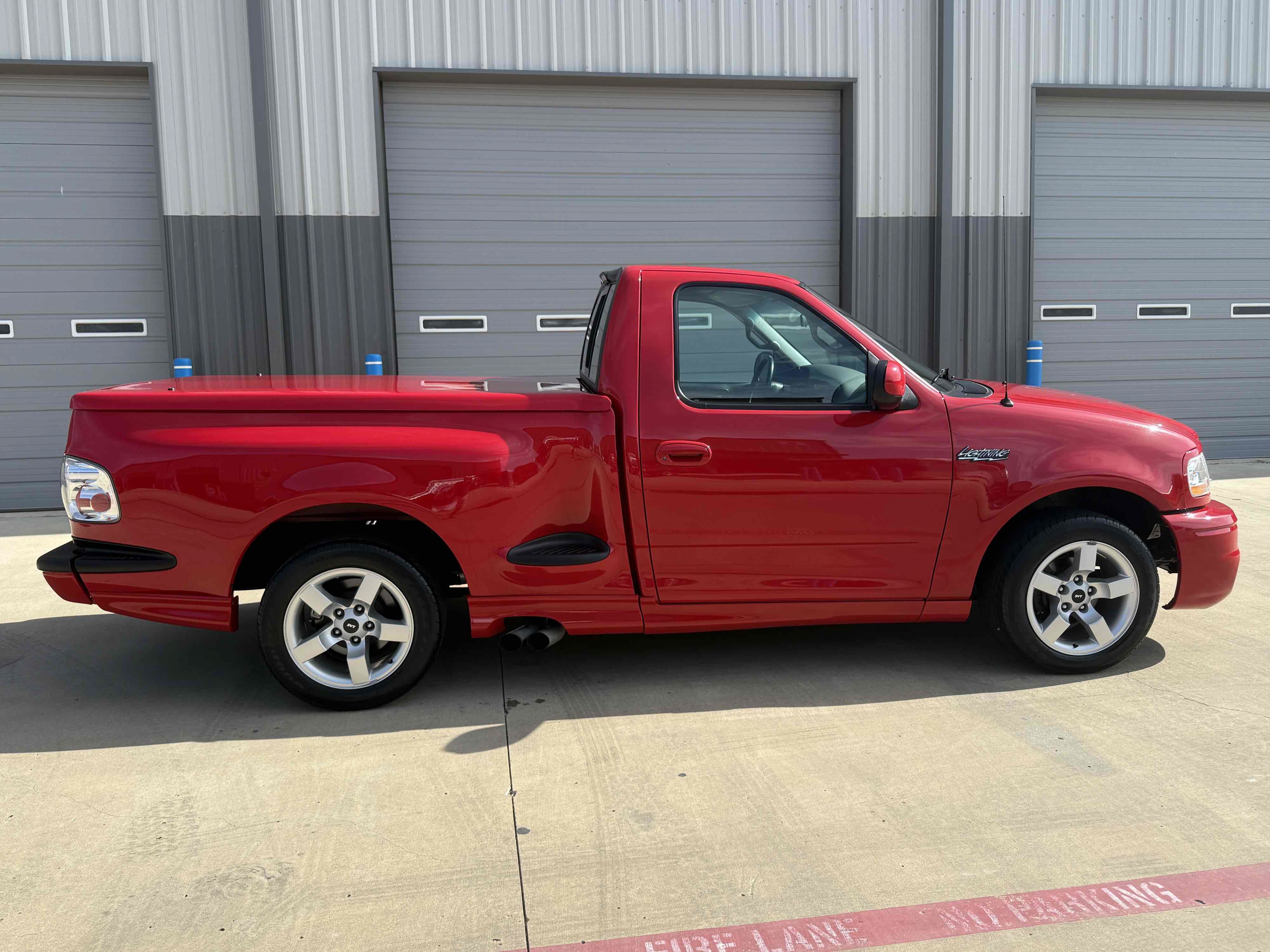 Used 2001 Ford F150 Lightning RWD image 20