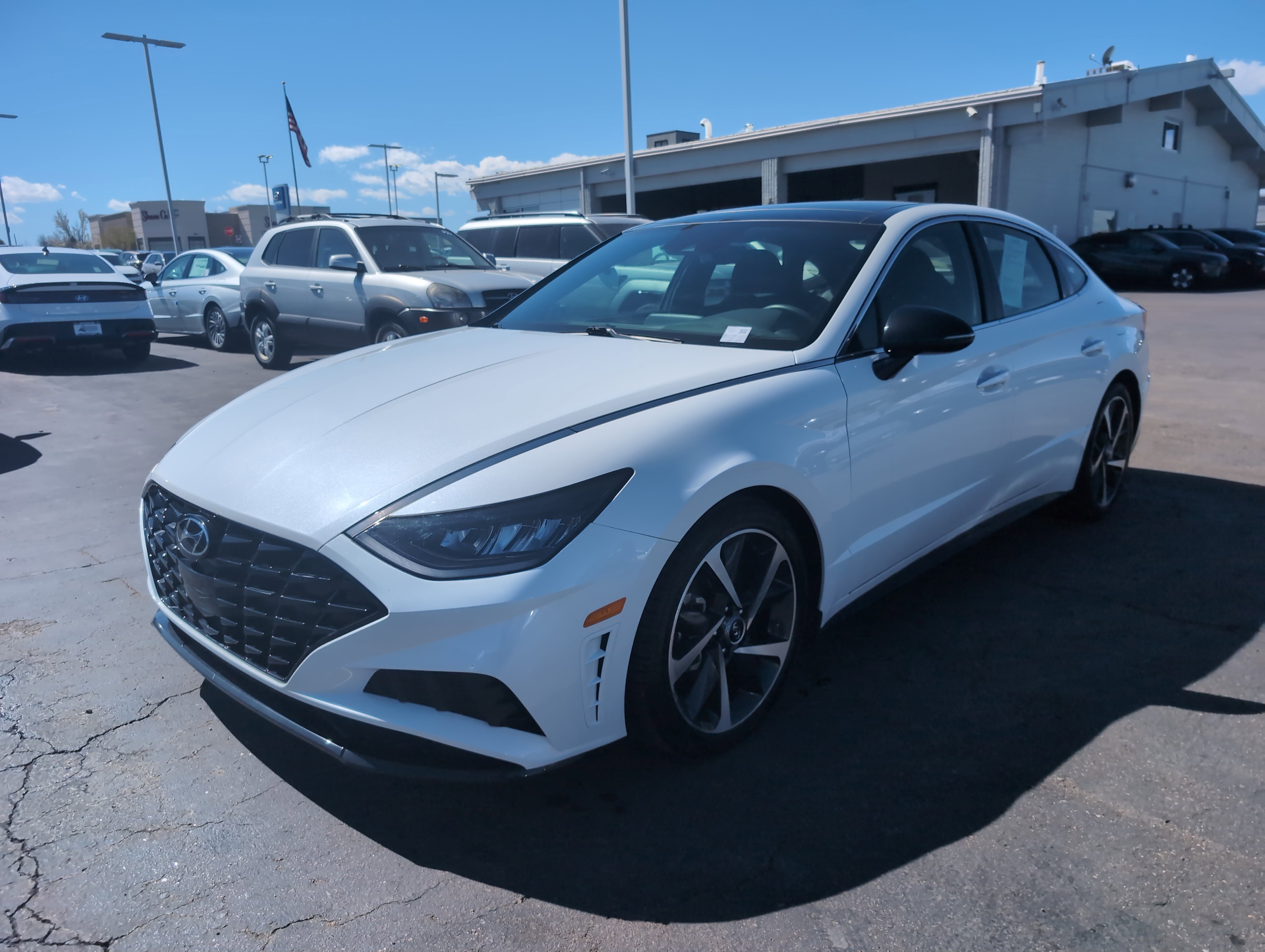 Used 2021 Hyundai Sonata SEL Plus w/ Tech Package image 3