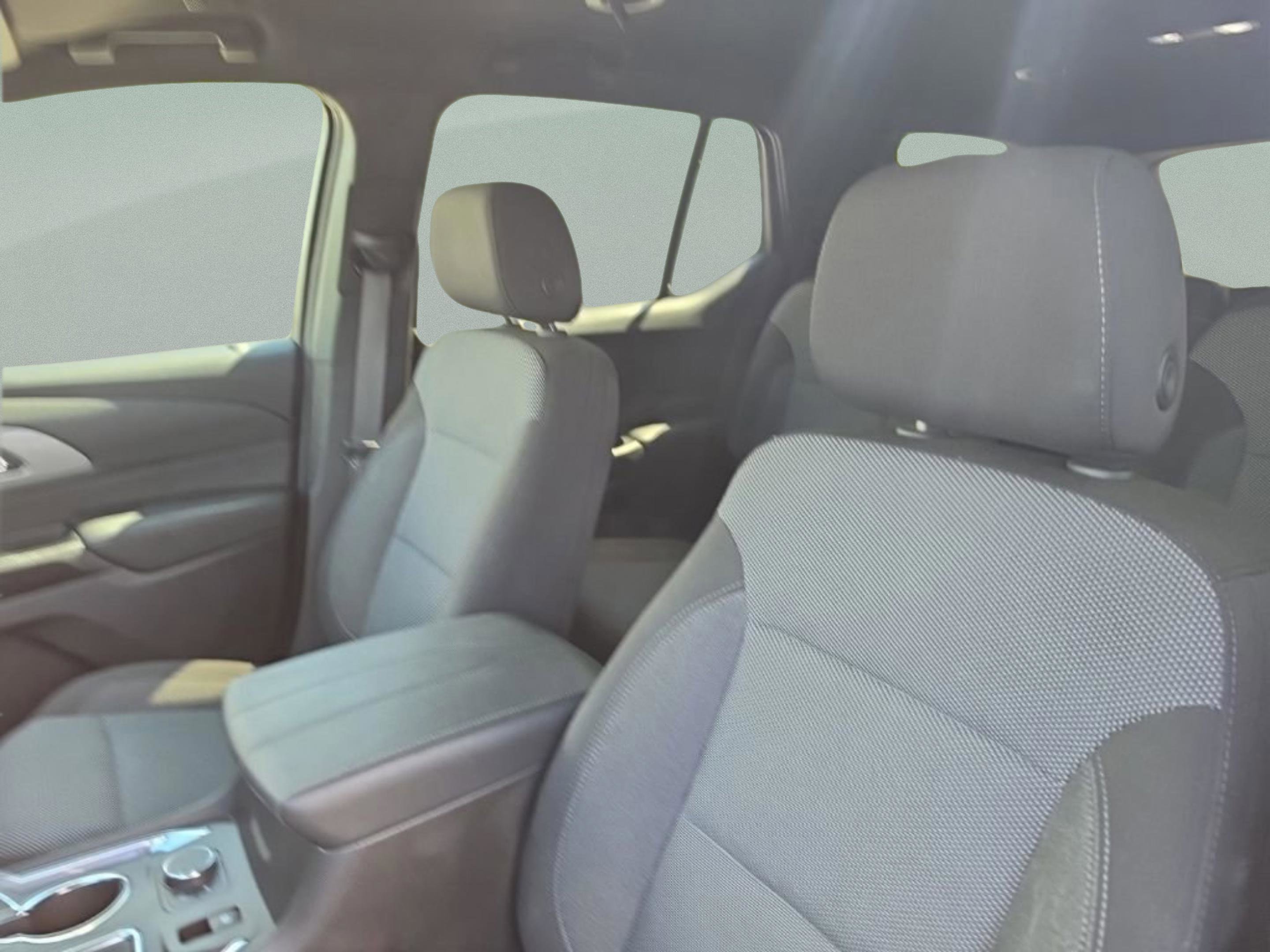 Used 2023 Chevrolet Traverse LT FWD image 20